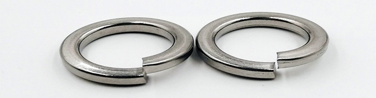 到底應(yīng)該用平墊圈還是彈簧墊圈啊，小伙整蒙了。